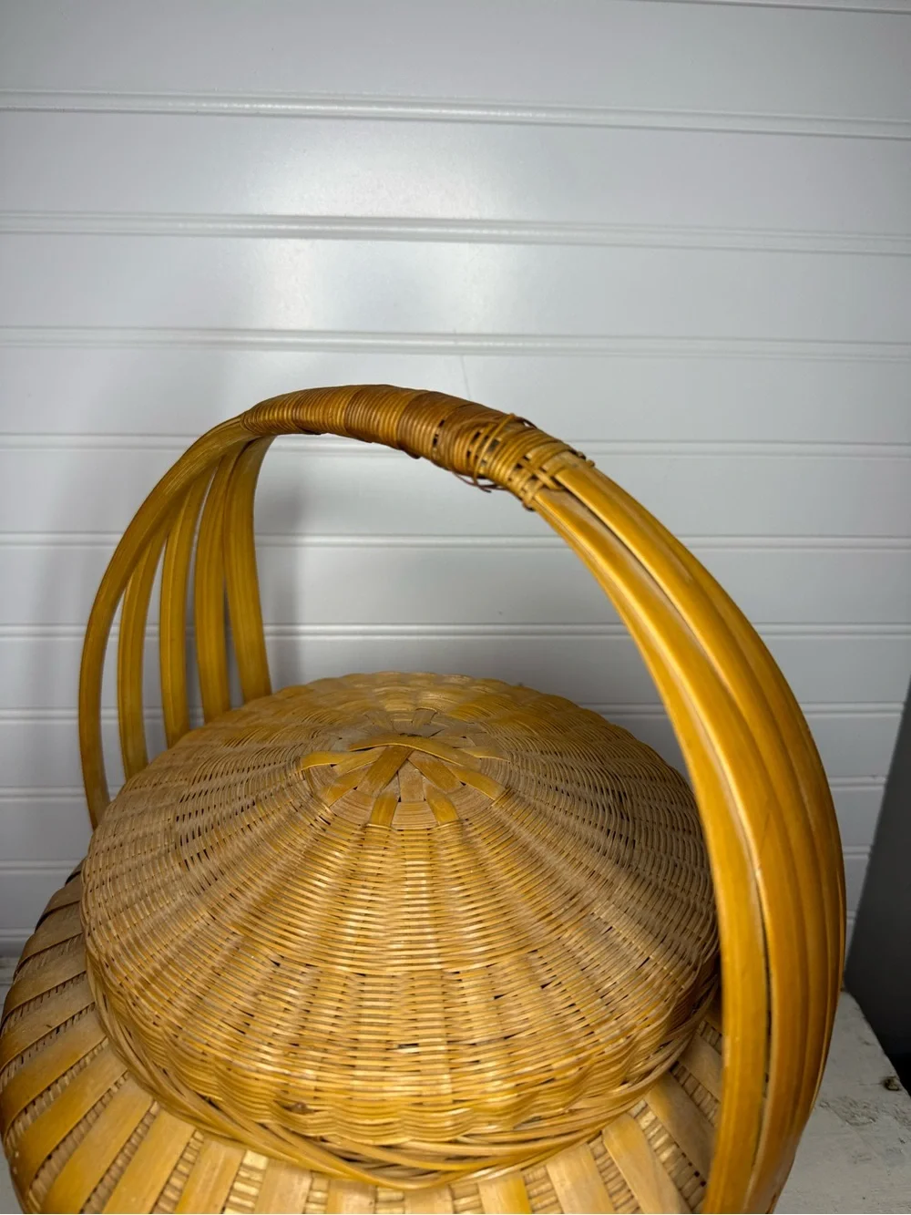 Vintage Bamboo Hand Woven Round Rice Market Tea Basket w Lid